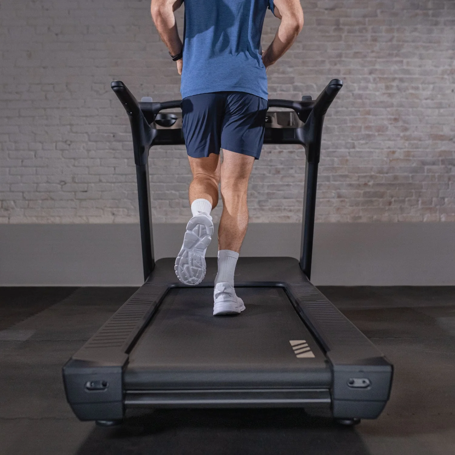Inspire Series T7s Treadmill with 15.6" Screen - Image 6
